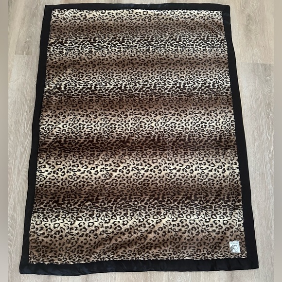 GIRAFFE AT HOME leopard throw blanket - Picture 6 of 8